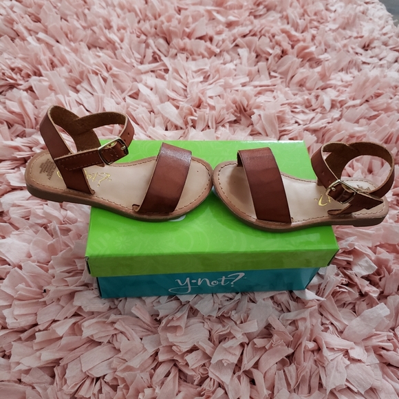 Sandals - Picture 2 of 4